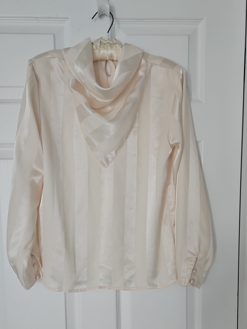 Vintage  Women’s Cream Satin Striped Scarf-Neck Blouse